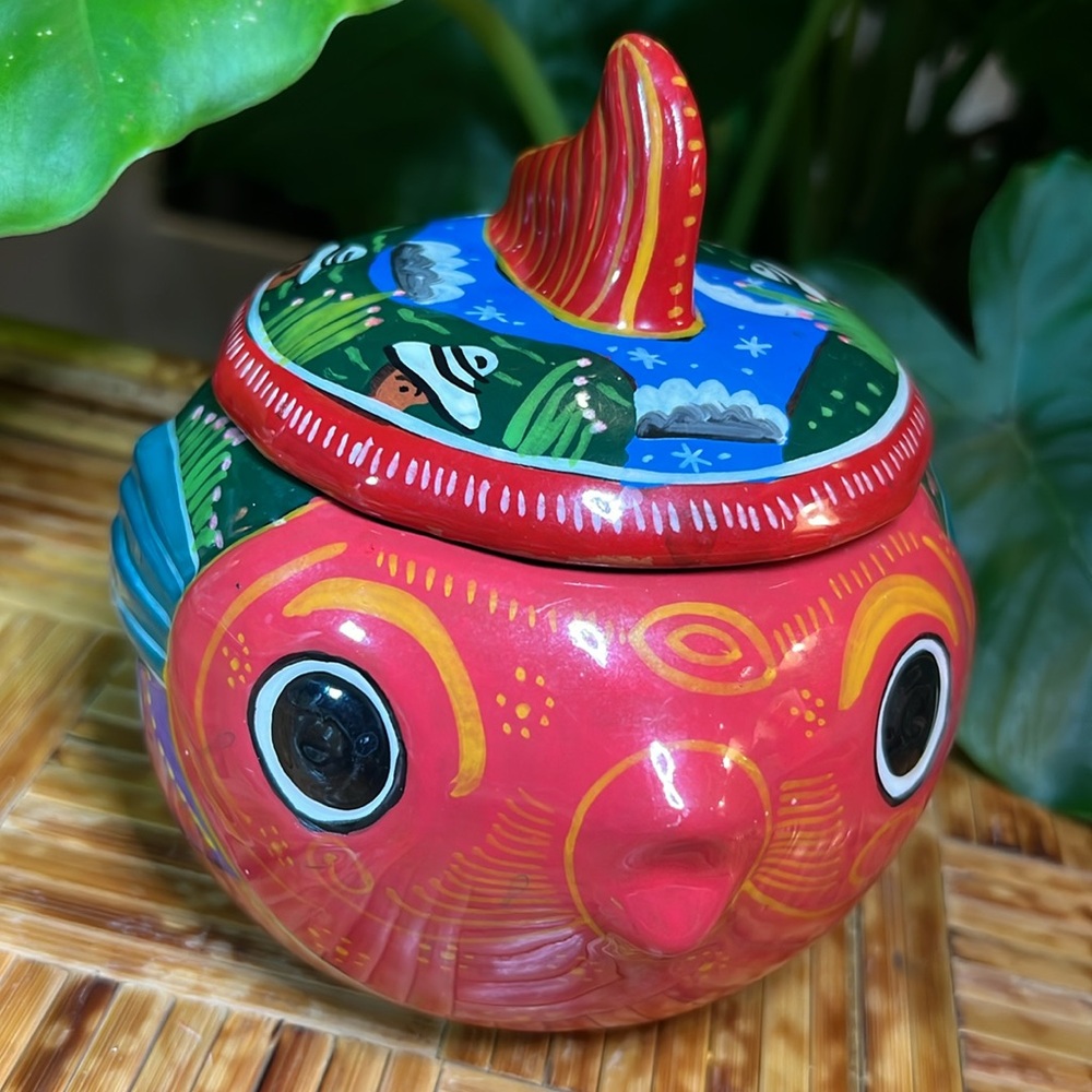 Mexican Fish Pot w Lid, handmade - Picture 8 of 8
